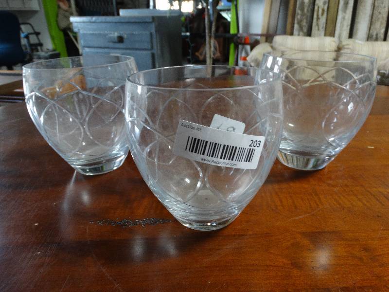 lot 203 image: 3 Cut Crystal Vases.