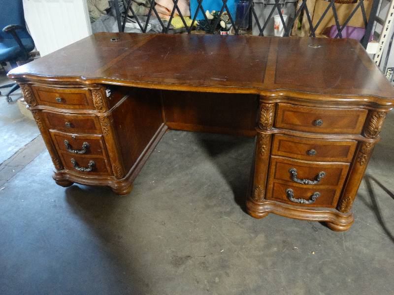 lot 218 image: Large Carved Wood Executive Desk