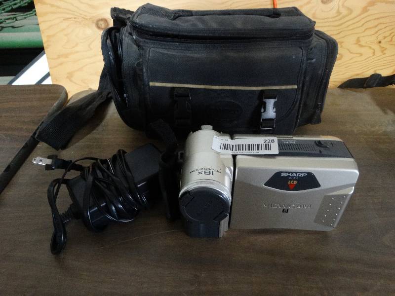lot 228 image: Sharp Viewcam wCharger & Bag.