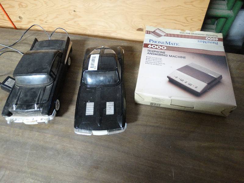 lot 231 image: 2 Vintage Car Video CAssette Rewinders & PhoneMate 6000 Answering Machine.