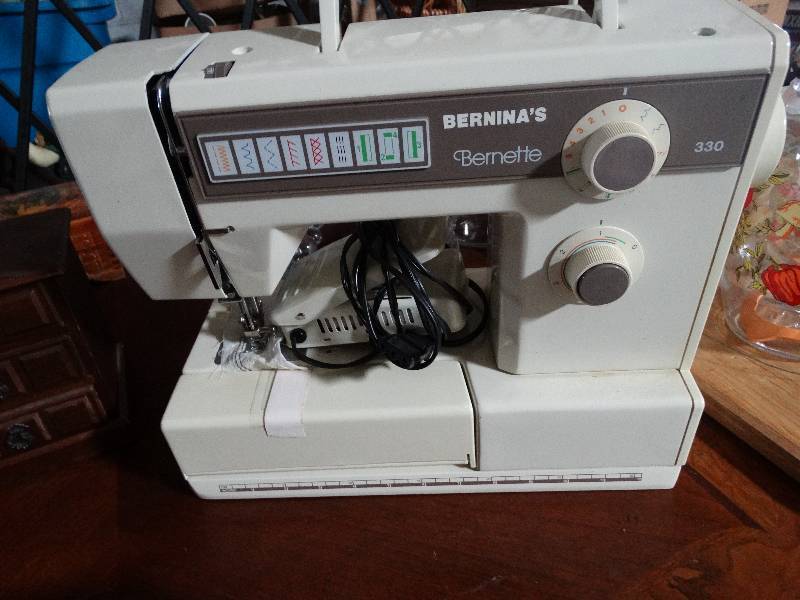 lot 265 image: Bernina Burnette Sewing Machine wCover.