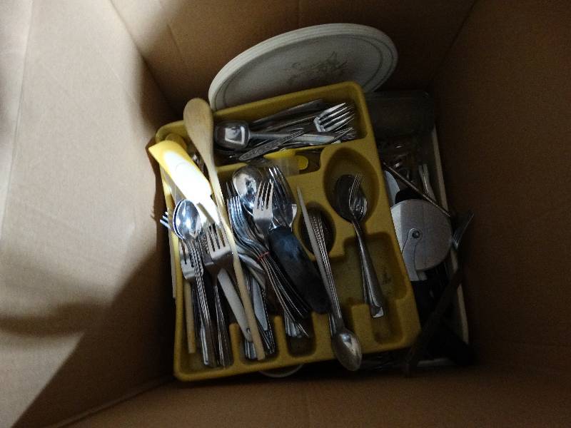 lot 279 image: Box of Kitchenware, Utensils, Plates, Drawer Caddies.