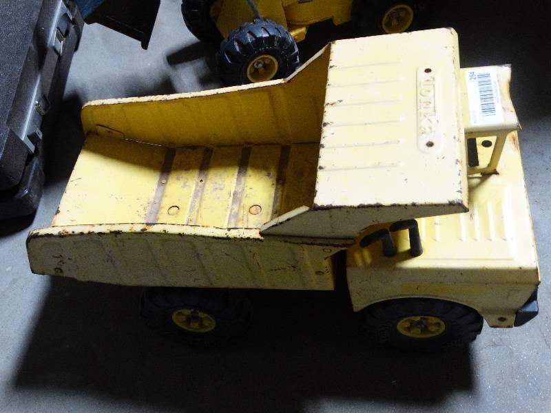 lot 294 image: Vintage Tonka Trunk Toy.