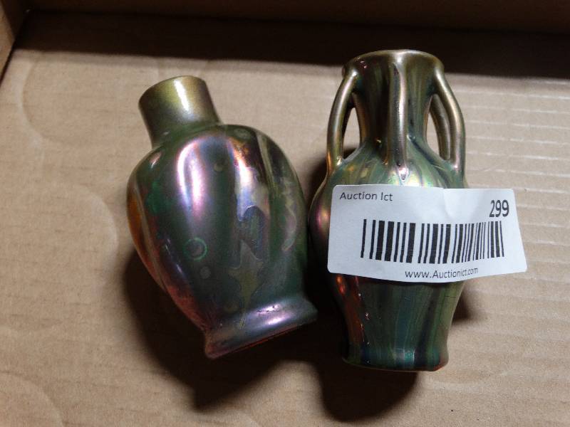 lot 299 image: 2 Mini French Art Glass Vases.