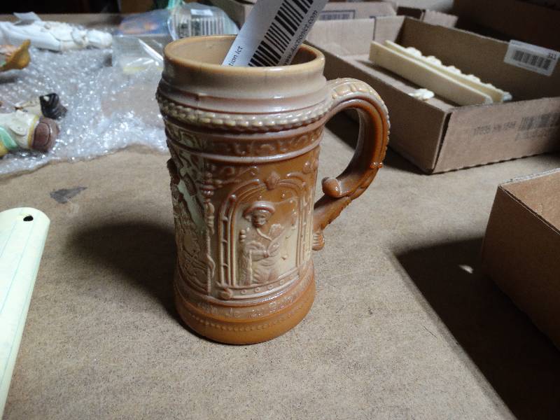 lot 304 image: Vintage Slag Glass Mini Stein.