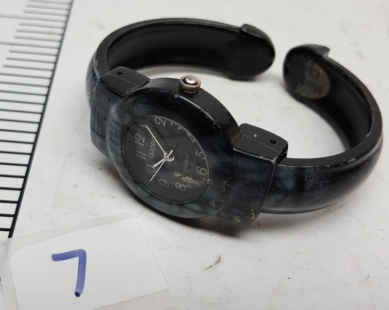 lot 5393-7 image: This watch is from a collection picked up at a Storage Locker Wars auction.  None have been tested