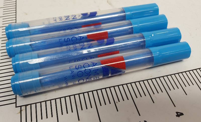 lot 5397BLUE image: New package of 4 chisel point highlighters great to have handy in the office or just for the grand kids.  Color is indicated in the lot number