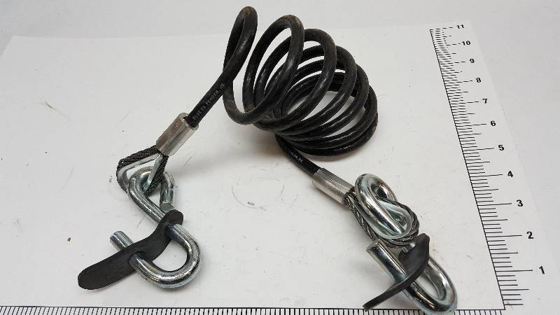 lot 5516 image: HD coated 38 plastic steel cable with looped ends and hooks about 5-6 feet long