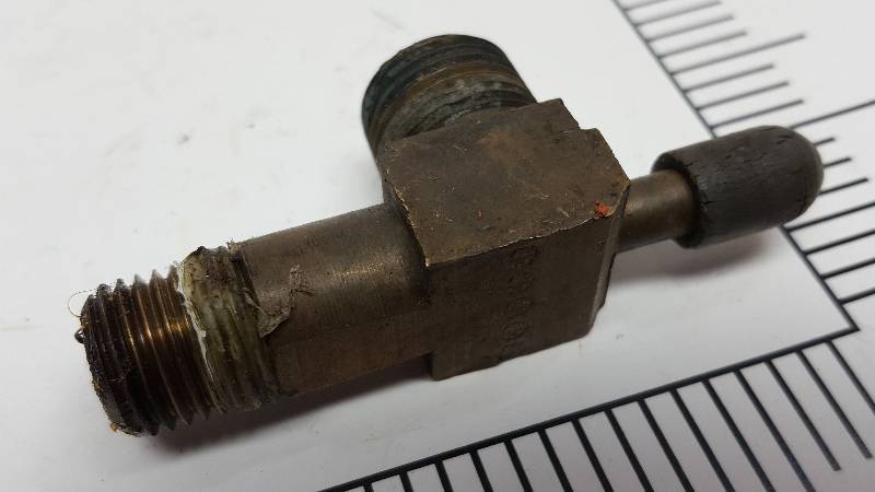 lot 5727 image: All brass and with 14 NPT and 38 NPT threads and a 18 male vacuum male port