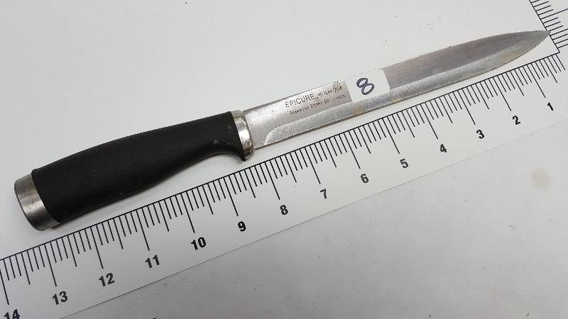 lot 5640-8 image: Get sharp on your cooking with this kitchen utensil.  Wash it and use it