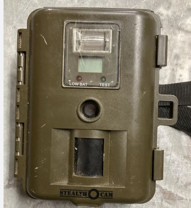 lot 32883 image: Stealth STC-I450 hunting camera(Retail $19.99)