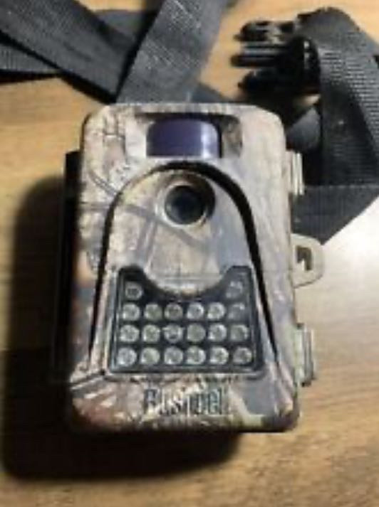 lot 32910 image: Bushnell Hunting Equipment(Retail $64.99)