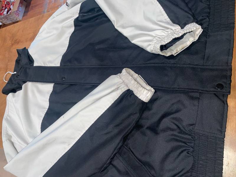lot 32950 image: Snake Eyes Apparel Mens Lightweight Rain Jacket 2-Tone BeigeBlack Size XL