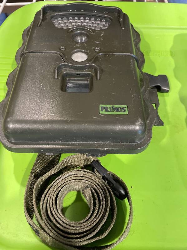 lot 39177 image: Primos Truth Cam 35 Hunting Trail Camera
