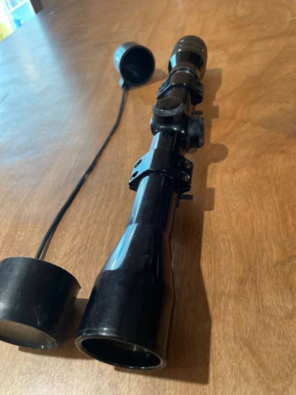 lot 39197 image: Universal Riflescope OP 25 for Hunting with Crosshair and Scope Cover