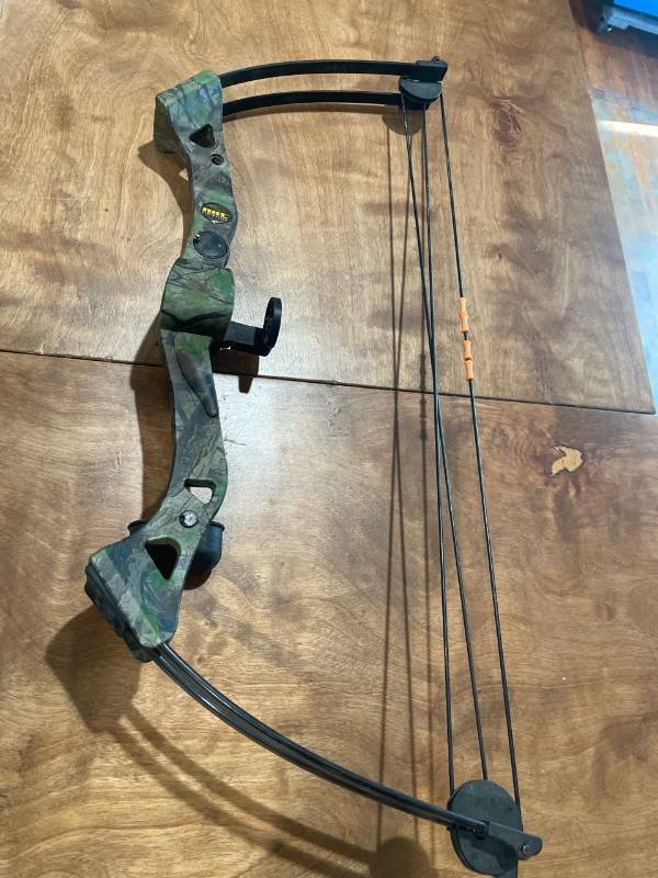 lot 39220 image: NXT Generation Archery Youth Bow