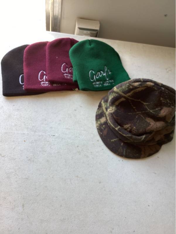 lot 32513 image: Camo Beanie Hat  5 miscellaneous Knit Caps