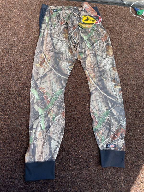 lot 32546 image: Camo Bamboo Pants Realtree AP All Purpose System Layer One Xlarge Scent Shield