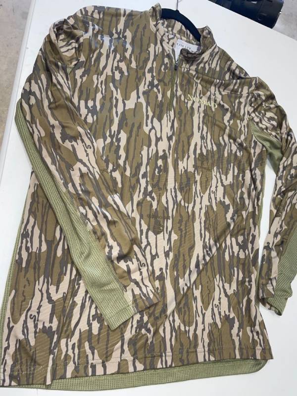 lot 32739 image: NOMAD Camo Base Layer Long Sleeve Mens Small