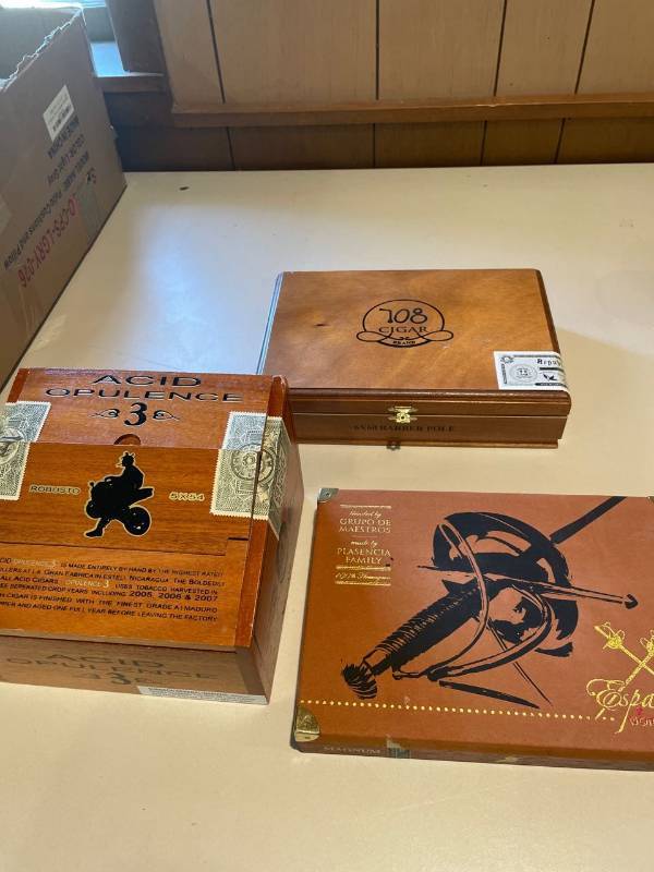 lot 39111 image: Wooden Cigar Boxes Variety (Set of 3)