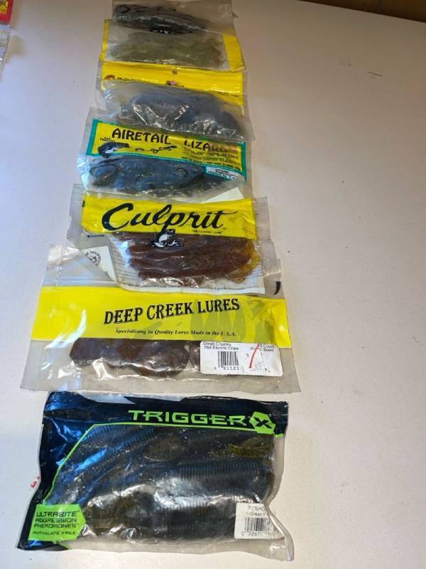 lot 39114 image: Fishing Lures Variety 7 packages