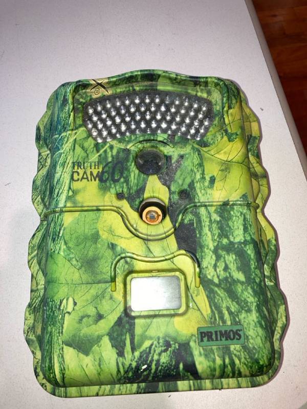lot 39149 image: Primos Truth Cam60 Hunting Trail Camera Untested As Is Model 63020