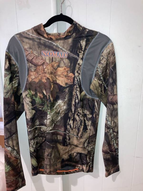 lot 32856 image: MENS LONG SLEEVE NOMAD CAMOUFLAGE(Size Small)