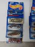 4 NEW in the package Hot Wheels cars