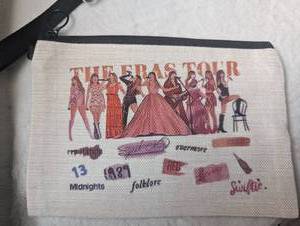lot 2147 image: Taylor Swift Make Up Bag