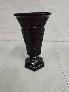 lot 2009 image: Vintage Avon Ruby Red Cape Cod 1876 Collecfion Flower Vase