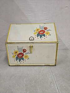 lot 2020 image: Vintage 1940s Floral Tin pie and safe bread box