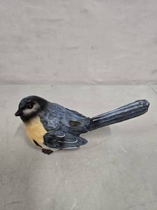 lot 3002 image: Blue bird figurine