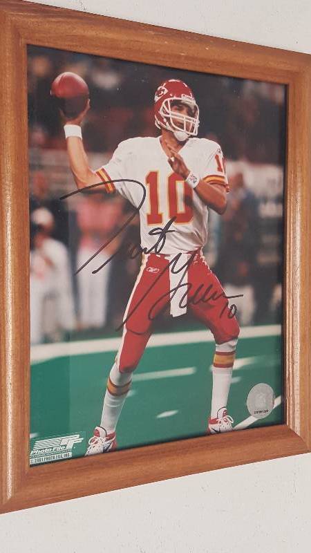 lot 1146 image: Trent Green Autographed 8x10 Glossy Photo Kansas City Chiefs w COA