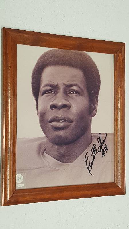 lot 1133 image: Emmitt Thomas Autographed 8x10 Glossy Photo Kansas City Chiefs w COA