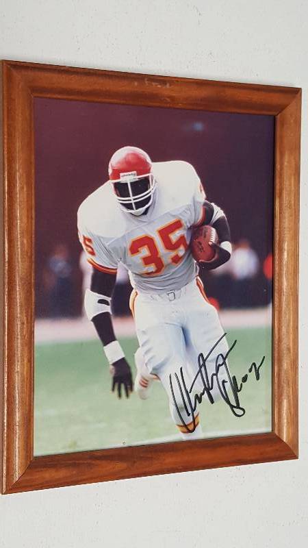 lot 1134 image: Christian Okoye Autographed 8x10 Glossy Photo Kansas City Chiefs w COA