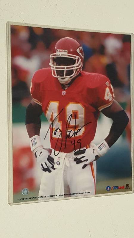 lot 1138 image: Tony Richardson Autographed 8x10 Glossy Photo Kansas City Chiefs w COA