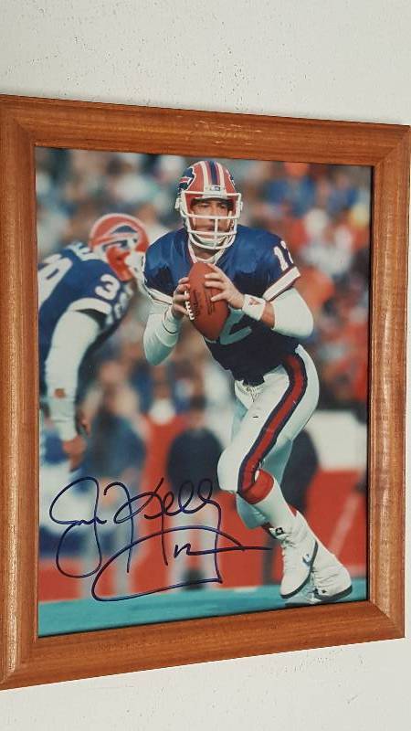 lot 1140 image: Jim Kelly Autographed 8x10 Glossy Photo Buffalo Bills QB w COA
