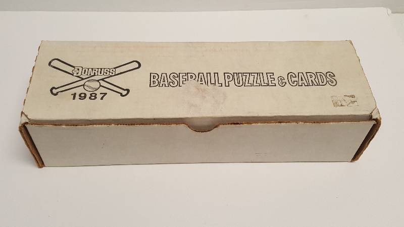 lot 1190 image: 1987 Donruss Baseball Complete 660 Card Factory Sealed Set w Bo Jackson Rated Rookie & Puzzle Unopened