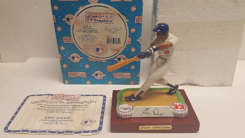lot 1194 image: Eric Davis Sports Impressions Figurine Statue Los Angeles Dodgers w COA & Box