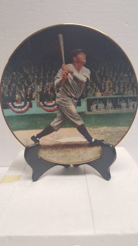 lot 1195 image: Babe Ruth The Called Shot Limited Edition Delphi 22 Kt Gold Rim Plate New York Yankees w COA
