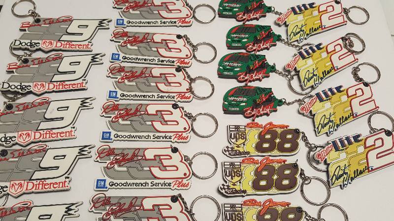lot 1198 image: Lot of 22 NASCAR Rubber Keychains w Dale Earnhardt Rusty Wallace New w Tags