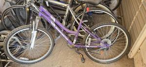lot 12304 image: Road Master Bicycle&nbsp