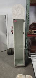 lot 12319 image: White Stucco Texture Lighted Display - Includes glass shelves.