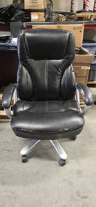 lot 12351 image: Black Office Chair