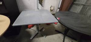 lot 12367 image: 32in Square Patio Table