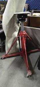 lot 12378 image: Snap On 2200lb VehicleTransmission Jack - Has small leak
