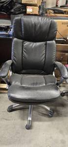 lot 12353 image: Black Office Chair