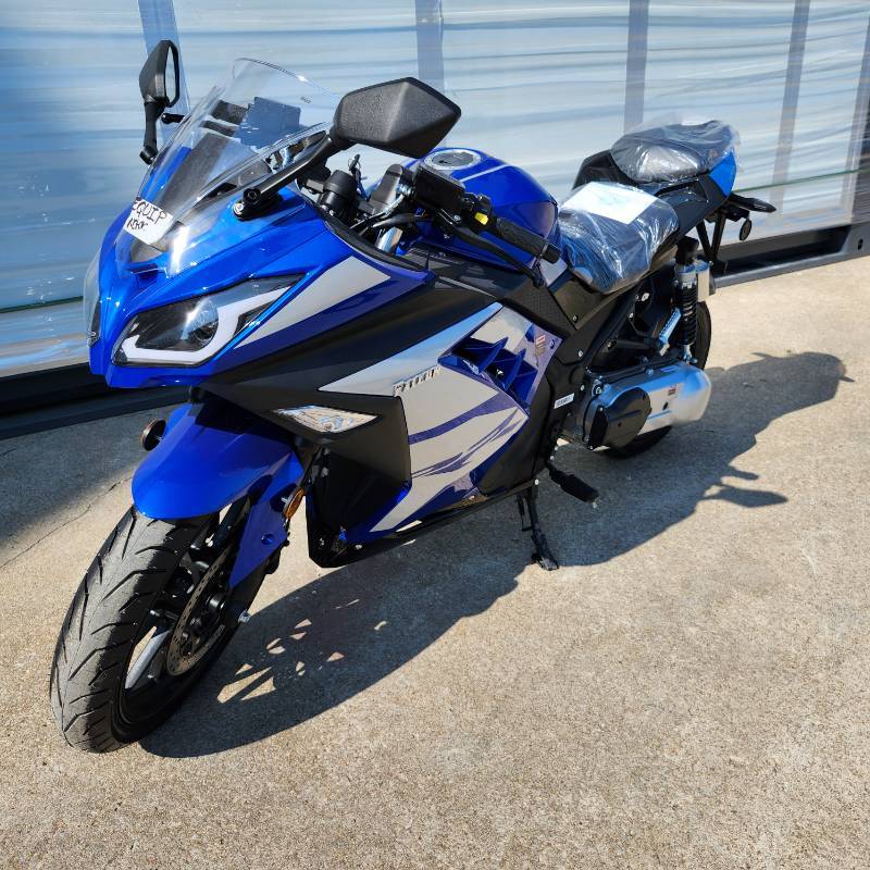 lot 511 image: New Falcon 250, 17 Tire Front Tire, 14 Rear Tire, Sport Bike 385 (Blue)