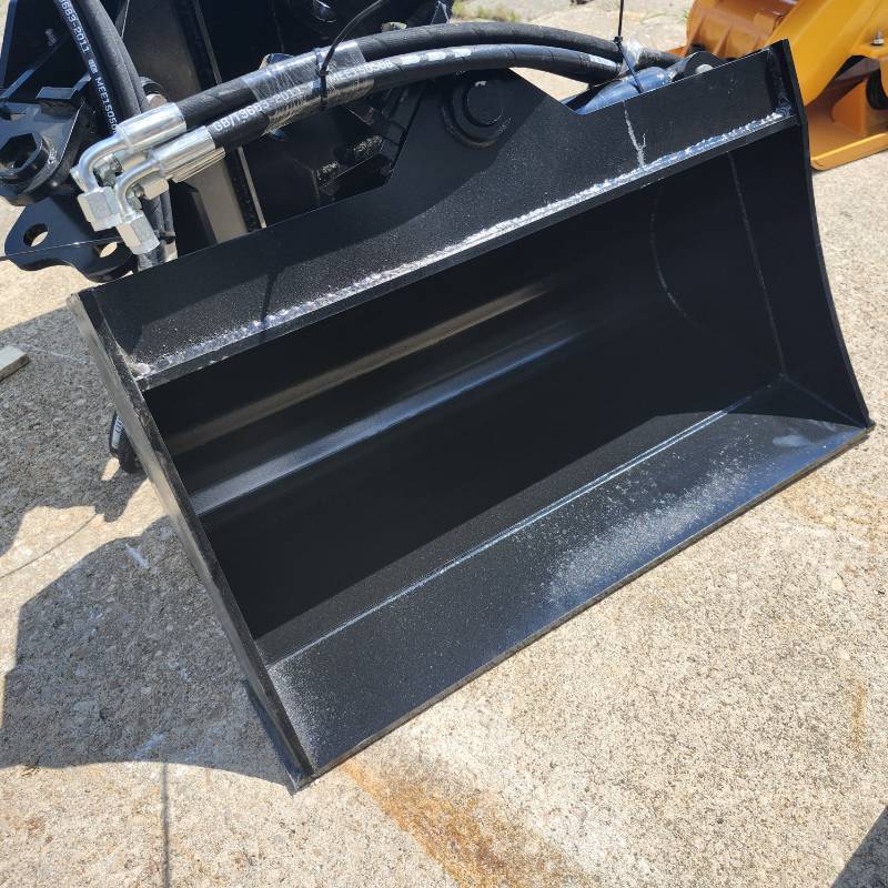 lot 5032 image: Unused 2024 MIVA 24 Tilting Excavator Bucket