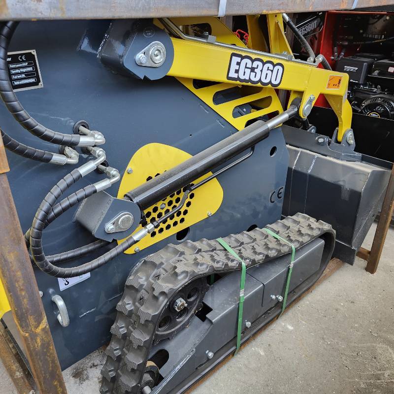 lot 5018 image: Unused 2024 Skid Steer Loader  EG360